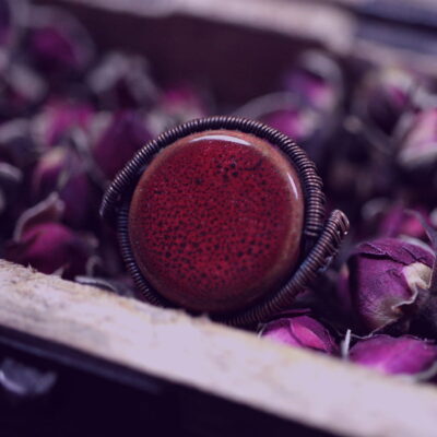 Miedziany pierścień z czerwoną ceramiką - Smocze Sny
