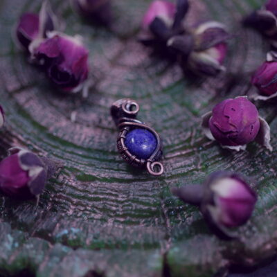 Malutki wisiorek z lapis lazuli - Magic Shards - Smocze Sny
